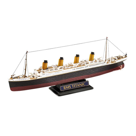Revell R.M.S. Titanic 2x Scale Models Gift Set, 1:700 and 1:1200